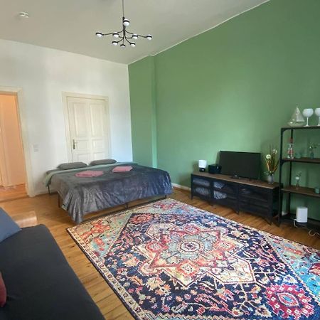 Stylish 2-Room Apartment With Balcony Next To East Side Gallery Berlín Exterior foto