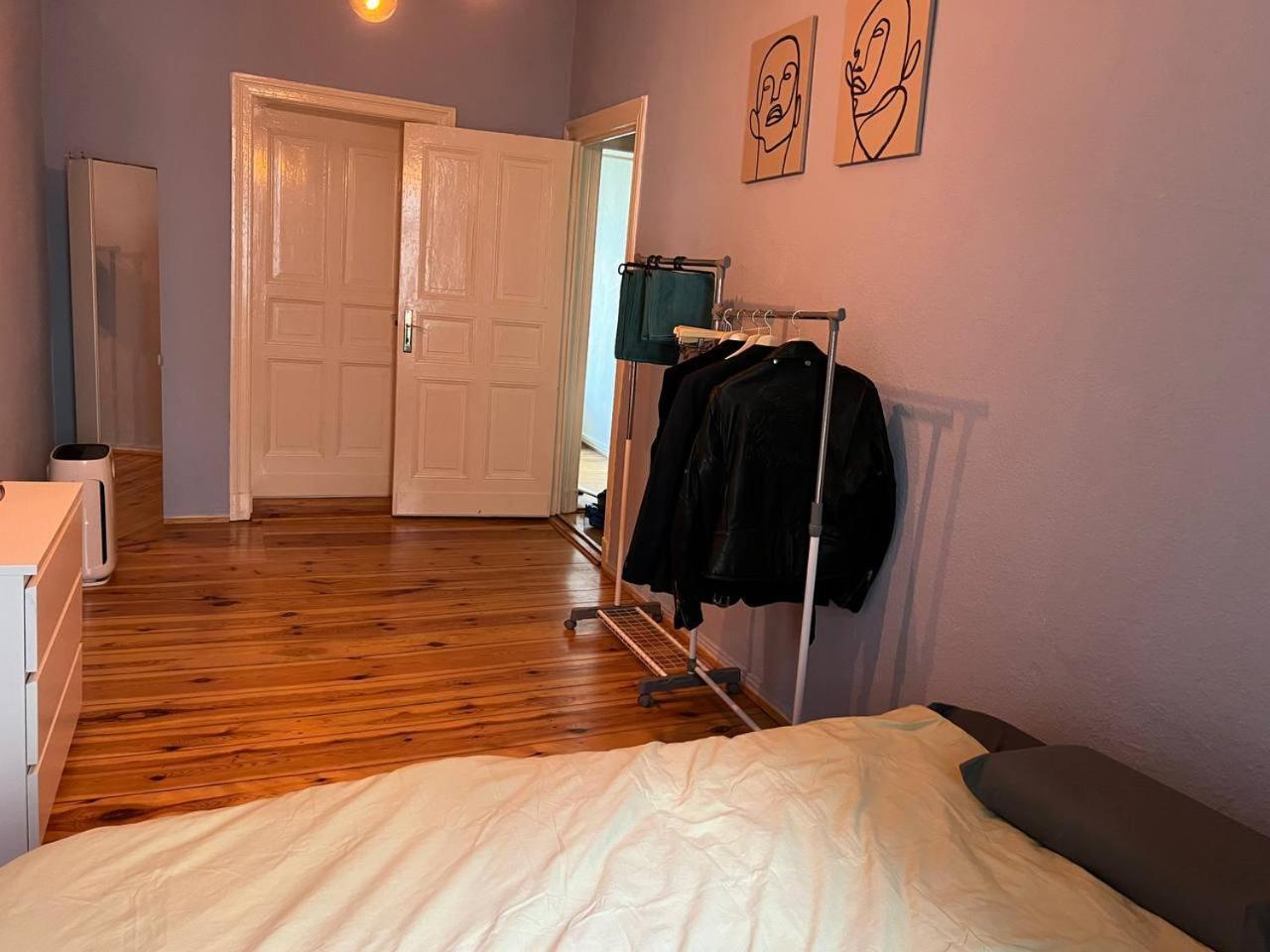 Stylish 2-Room Apartment With Balcony Next To East Side Gallery Berlín Exterior foto