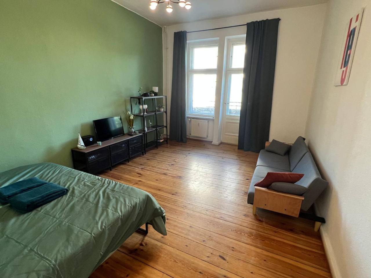 Stylish 2-Room Apartment With Balcony Next To East Side Gallery Berlín Exterior foto