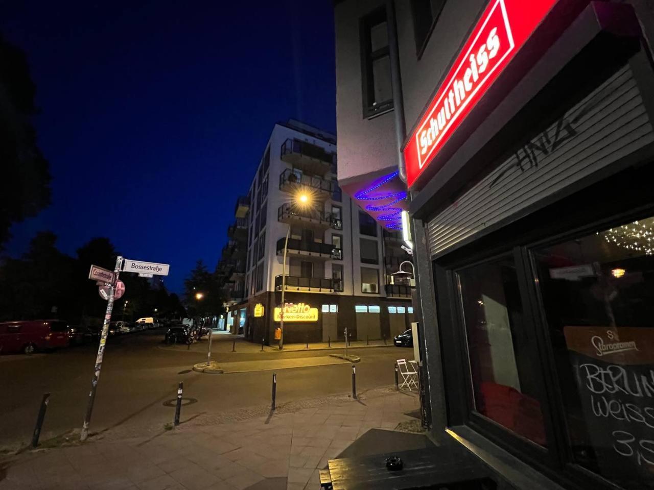 Stylish 2-Room Apartment With Balcony Next To East Side Gallery Berlín Exterior foto