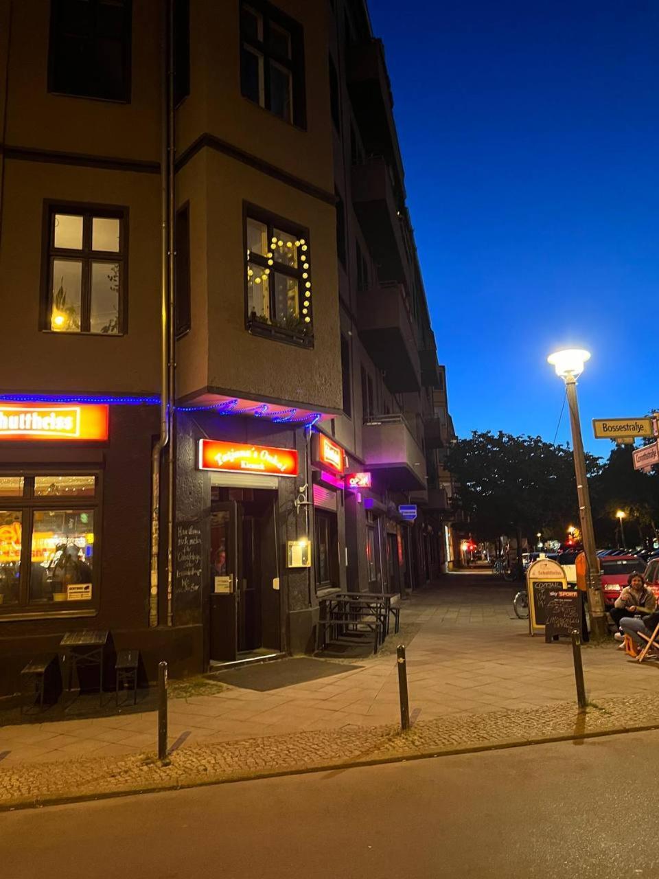 Stylish 2-Room Apartment With Balcony Next To East Side Gallery Berlín Exterior foto