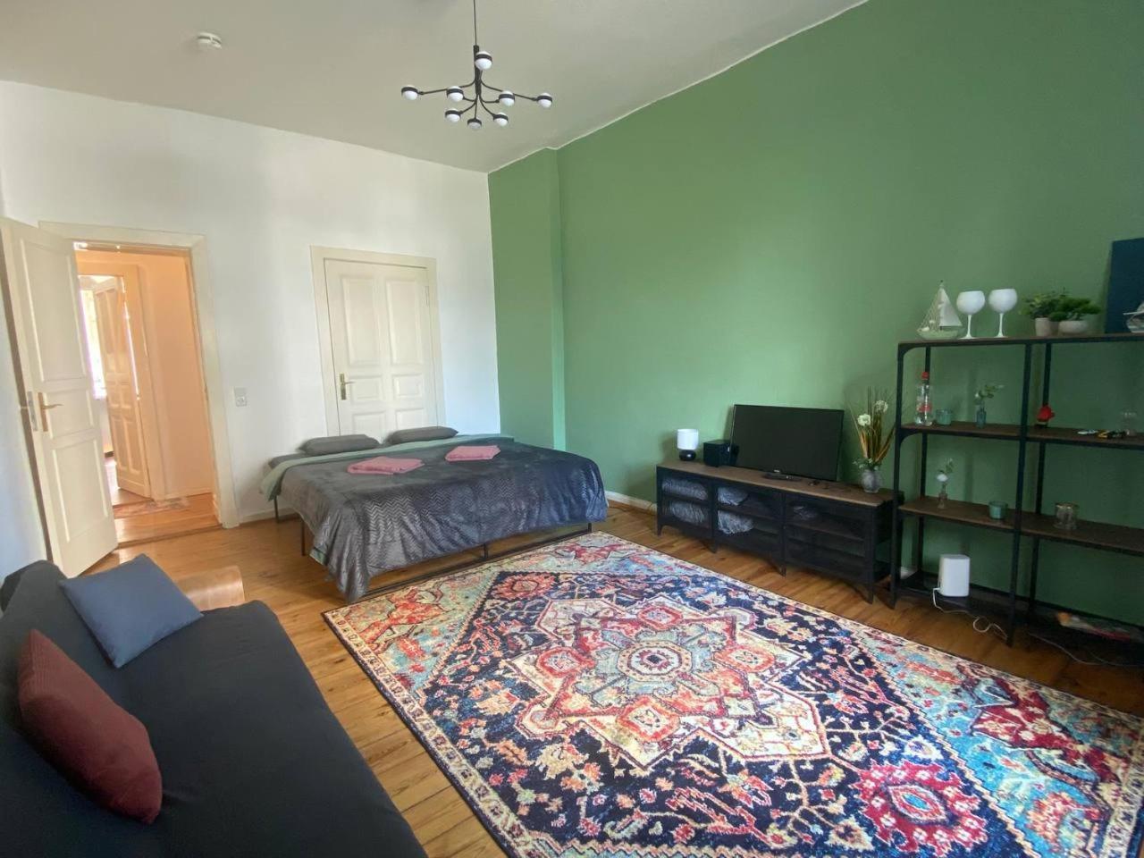 Stylish 2-Room Apartment With Balcony Next To East Side Gallery Berlín Exterior foto