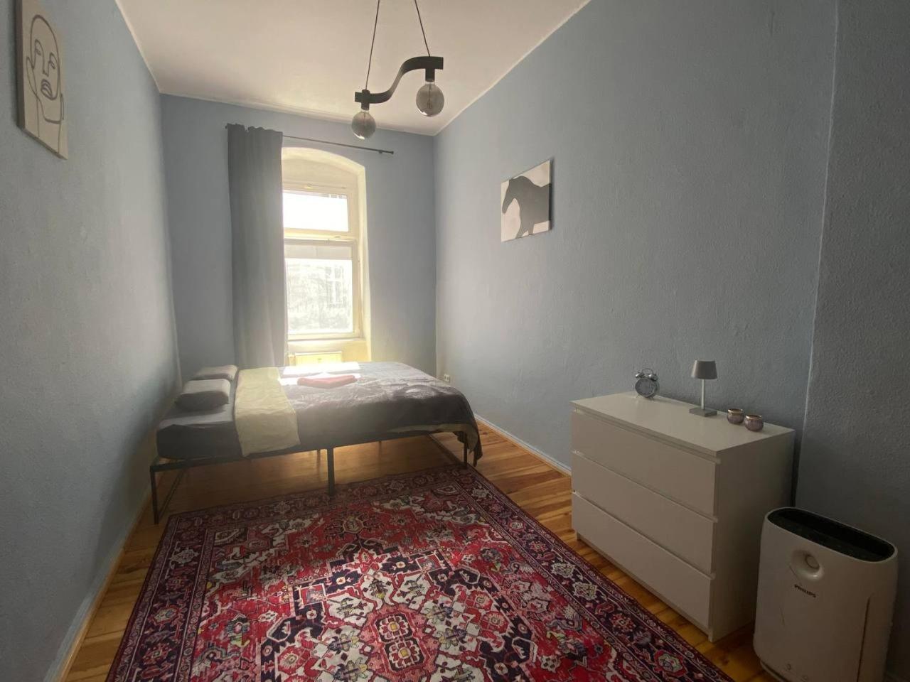 Stylish 2-Room Apartment With Balcony Next To East Side Gallery Berlín Exterior foto