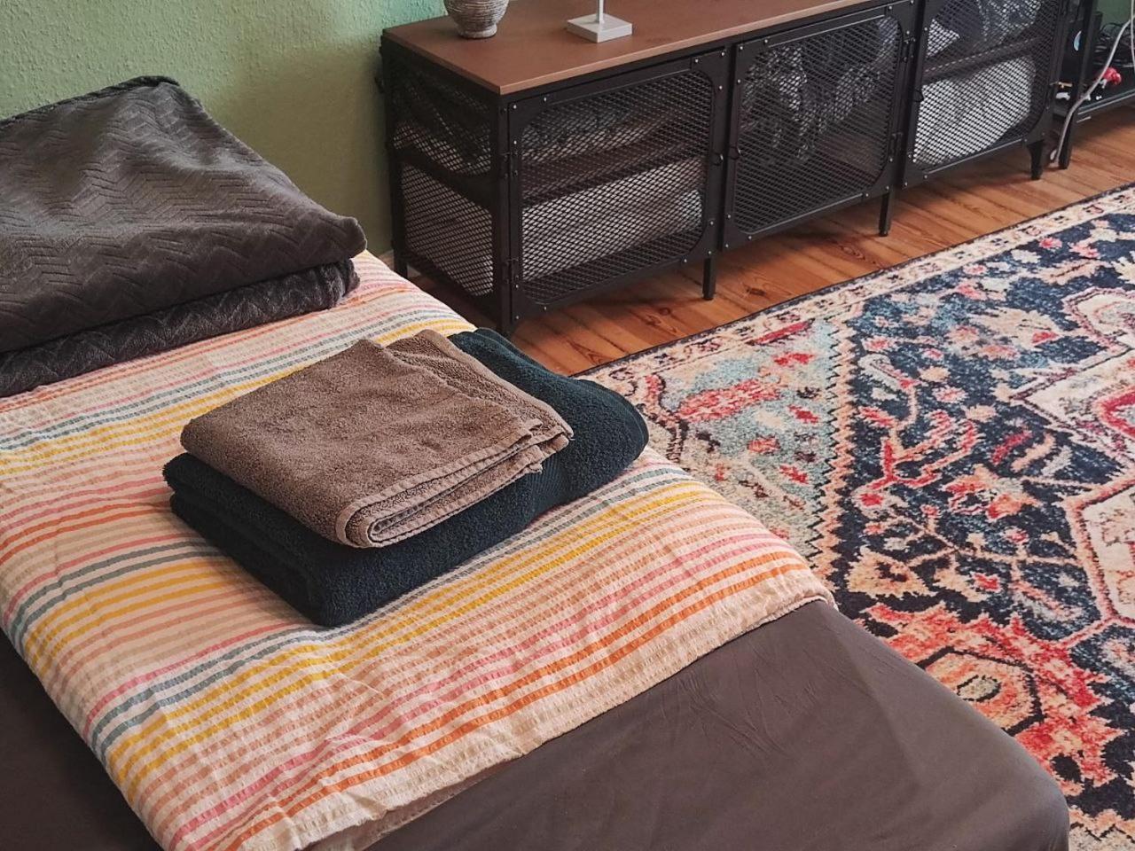 Stylish 2-Room Apartment With Balcony Next To East Side Gallery Berlín Exterior foto